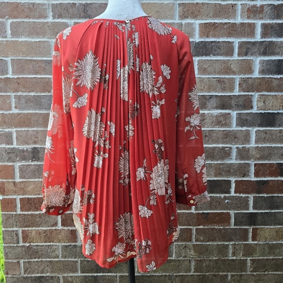 Daniel Rainn Red Floral Blouse Pleated - Picture 4 of 8